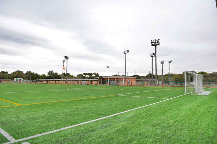 Nuevo césped artificial de dos campos del CD Ángel Nieto de Boadilla del Monte